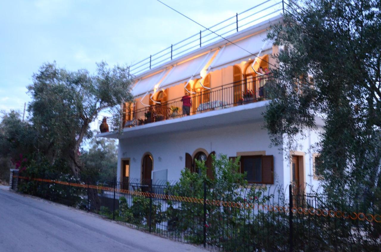 Natsios Apartments Vlachopoulátika Extérieur photo